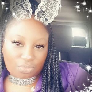 Meet your Posher, Ebony